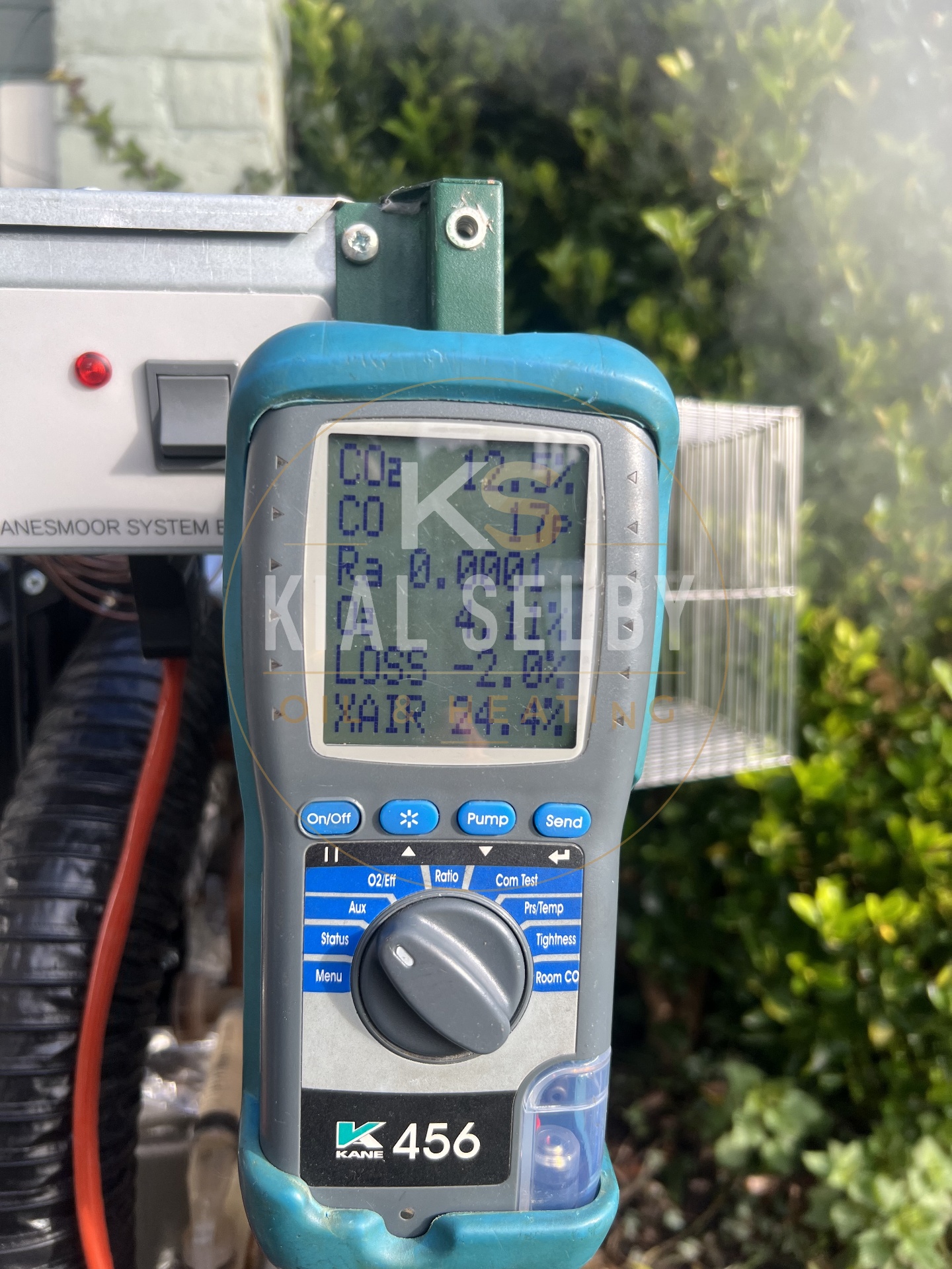 Combustion analyser readings during oil boiler setup