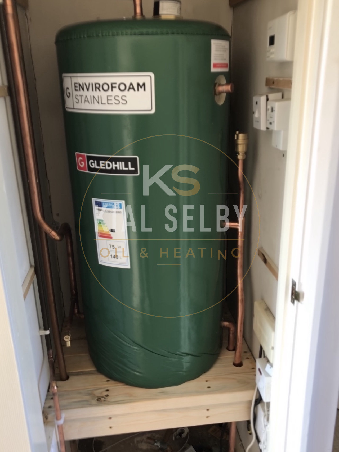 Gledhill Envirofoam Stainless cylinder installation
