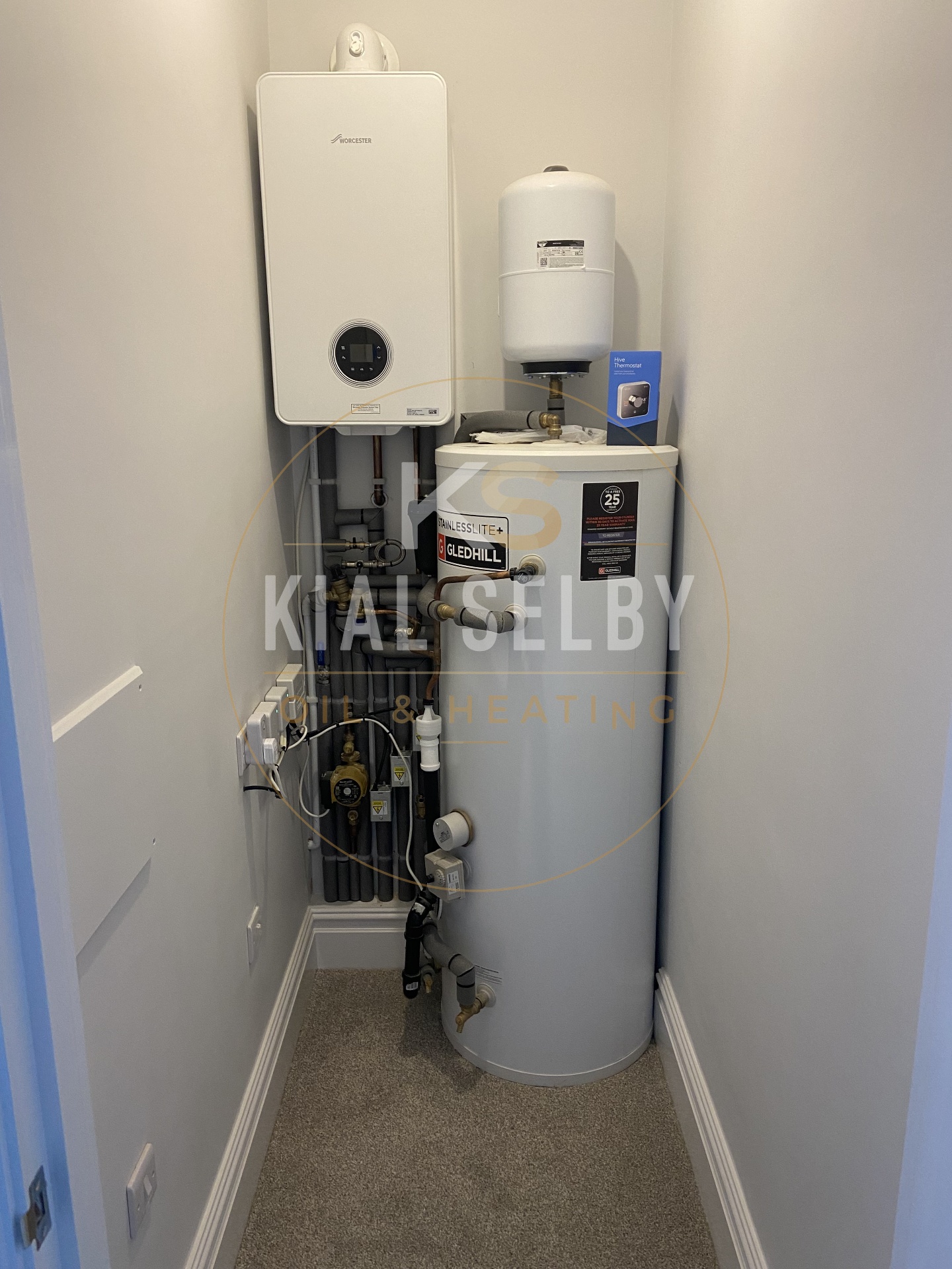 Worcester boiler, Gledhill cylinder, Hive thermostat